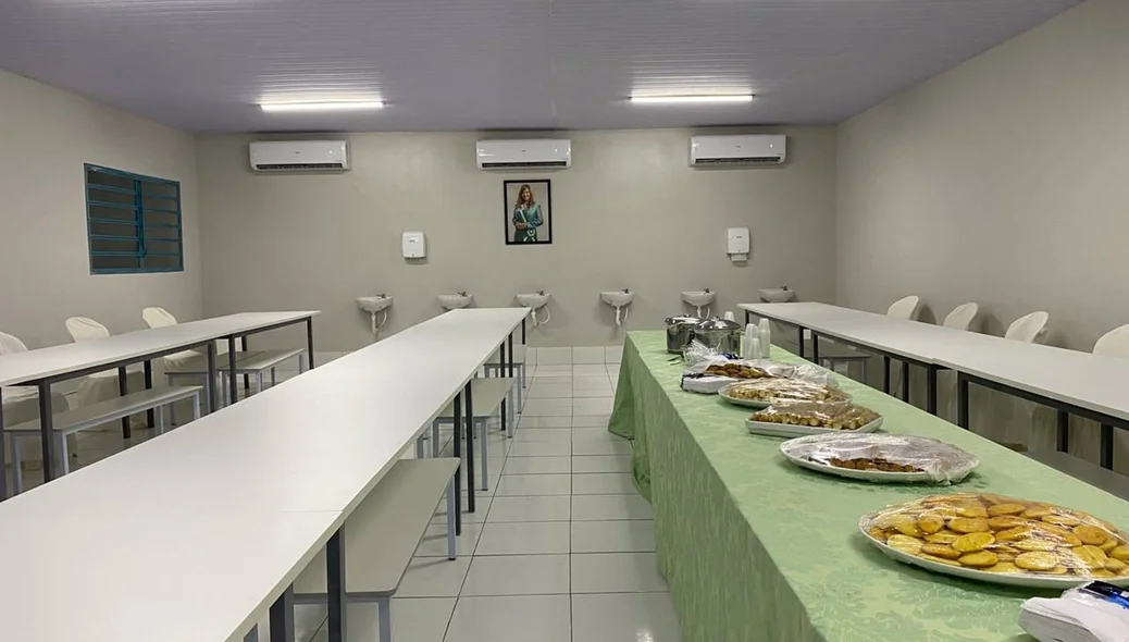 Refeitório amplo e climatizado