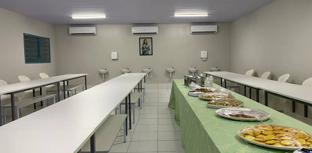 Refeitório amplo e climatizado