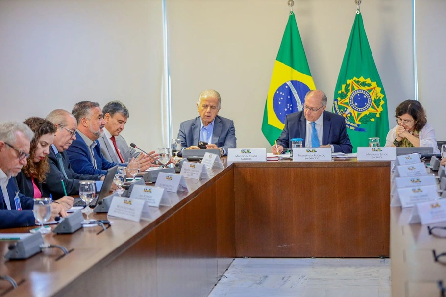 Reunião da comitiva do governo federal para planejar as medidas emergenciais  em apoio ao RS