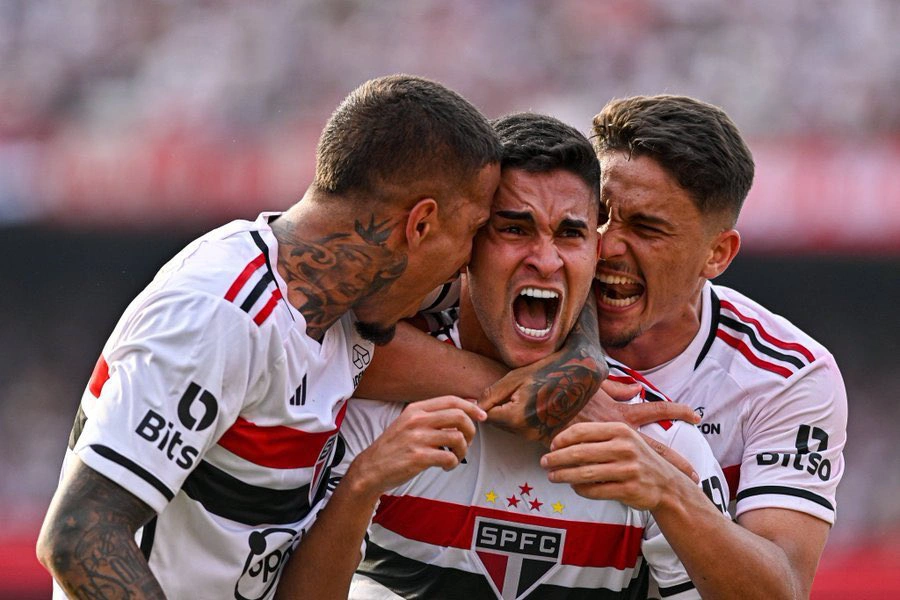 Rodrigo Nestor marcou o gol que garantiu o título ao São Paulo