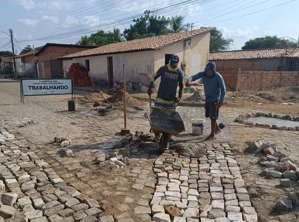 Secretaria de Infraestrutura de Campo Maior melhora calçamento