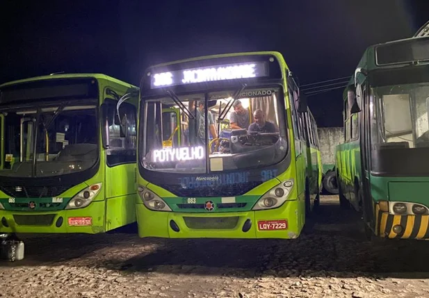 Strans iniciou instalação de rastreadores na frota de ônibus de Teresina