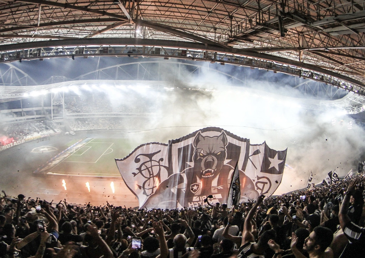 Torcida do Botafogo antes do clássico contra o Flamengo