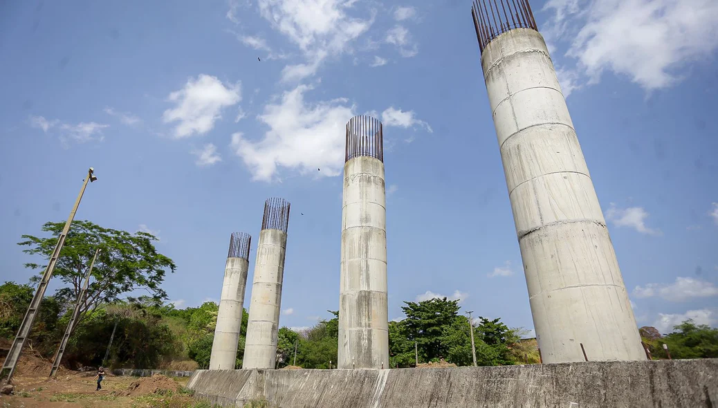 Torres de estrutura da Ponte da UFPI estão inacabadas