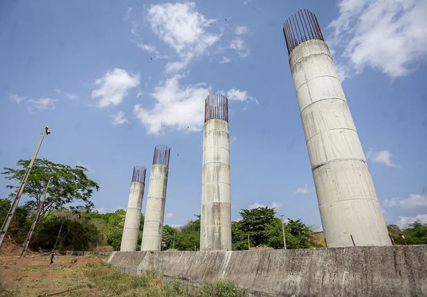 Torres de estrutura da Ponte da UFPI estão inacabadas