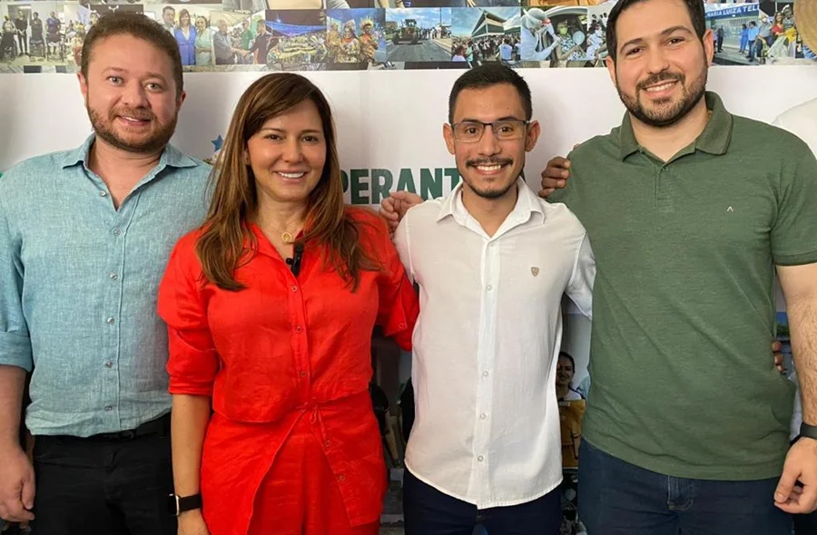 Vários secretários e vereadores do município estiveram presentes no evento.