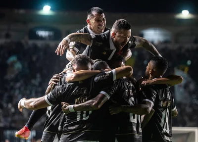 Vasco goleia Coritiba na 24ª rodada do Brasileirão