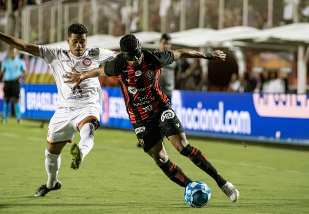 Vitória vence a Tombense no Brasileirão Série B