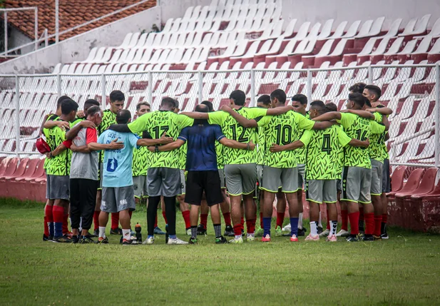 4 de Julho se apresenta restando 14 dias da estreia do Piauiense