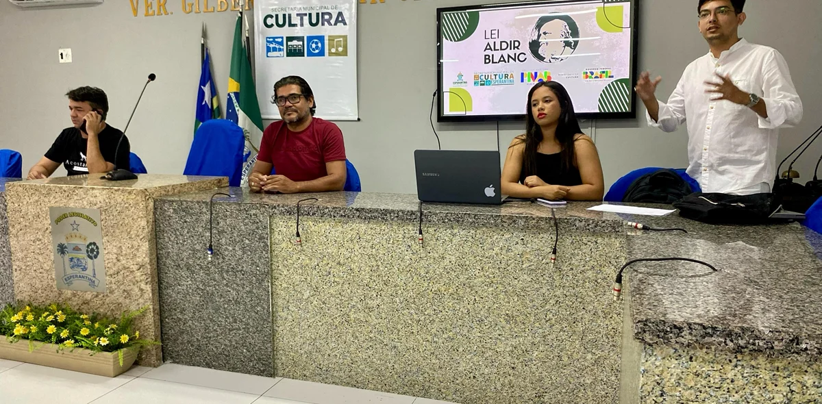 A escuta píblica ocorreu no Plenário da Câmara Municipal de Esperantina