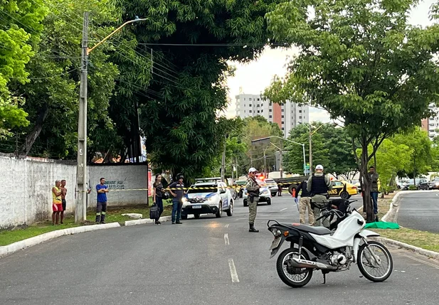 Acidente na Avenida Dom Severino, próximo à Ponte Estaiada