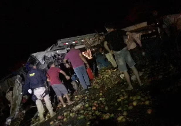 Acidente na Bahia deixa 24 mortos e seis feridos