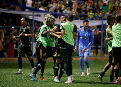 Altos vence Santa Cruz no sufoco e avança na Copa do Nordeste