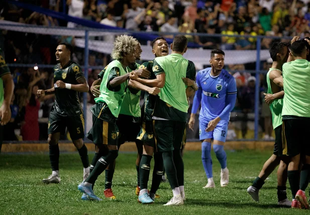 Altos vence Santa Cruz no sufoco e avança na Copa do Nordeste