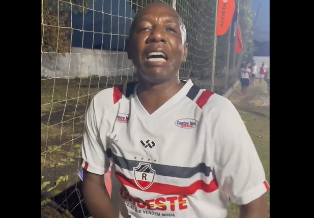 Amaral veste a camisa do River e fala em atuar no clube