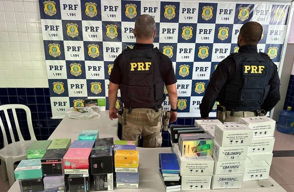 Apreensão de 120 cigarros eletrônicos e 424 telas de celulares sem nota fiscal