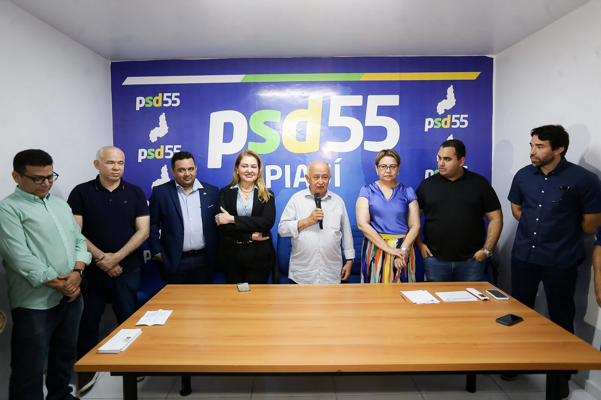Autoridades presentes no evento de filiação