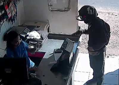 Bandidos assaltos comércio em Bom Jesus