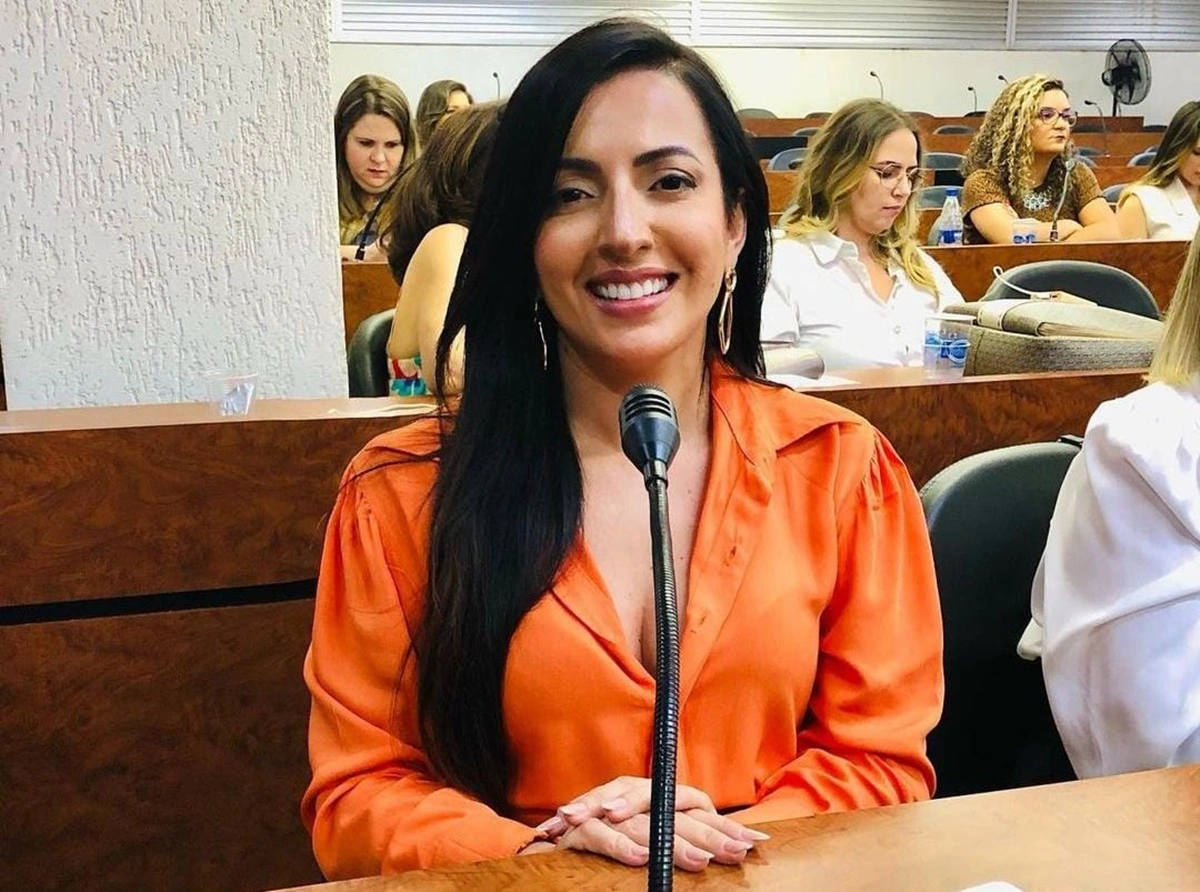 Beatriz de Sousa, presidente da Comissão da Mulher Advogada, deixa uma mensagem às leitoras e leitores