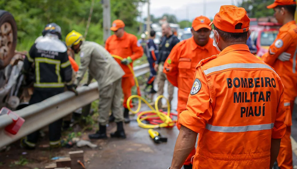 Bombeiro Militar no local do acidente