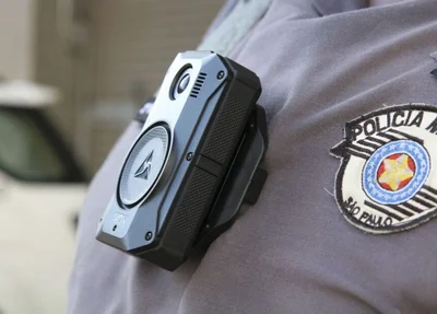 Câmeras corporais em policiais