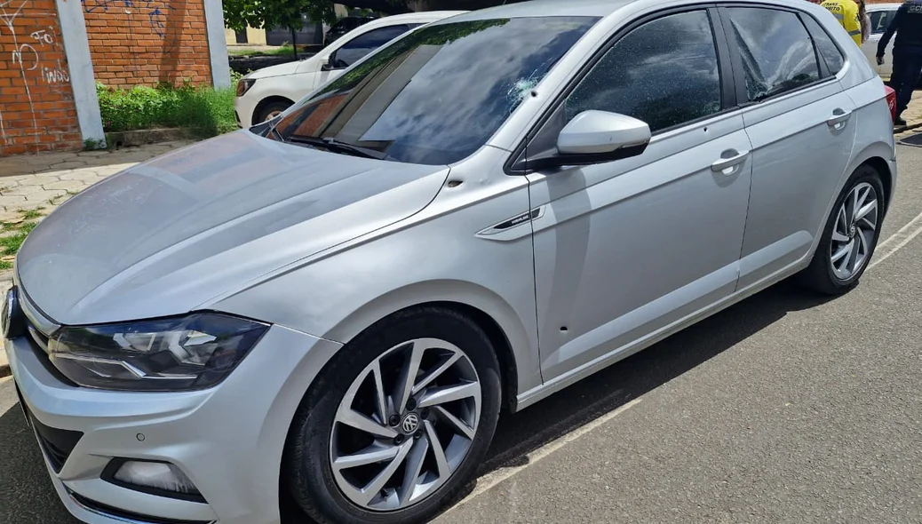 Carro modelo Volkswagem Polo envolvido na ocorrência