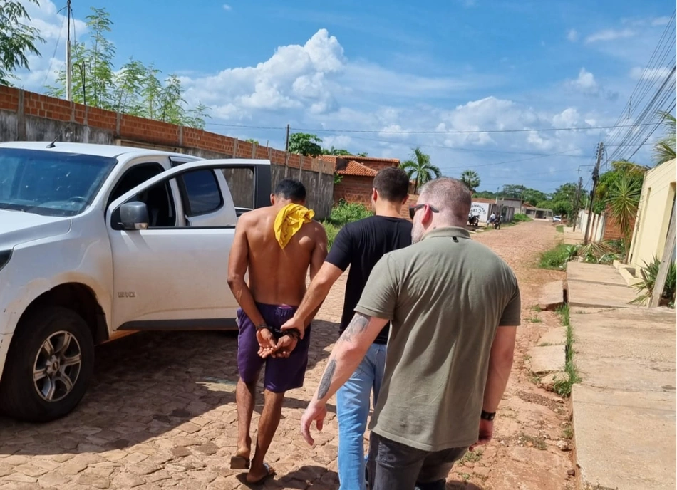 Condução do acusado pelos policiais civis de José de Freitas