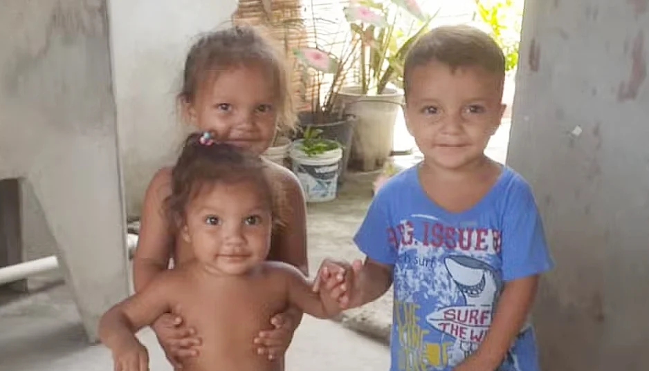 Crianças que morreram carbonizadas em São José do Divino