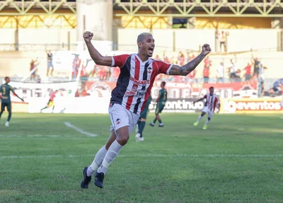 Crislan comemora gol do River no jogo