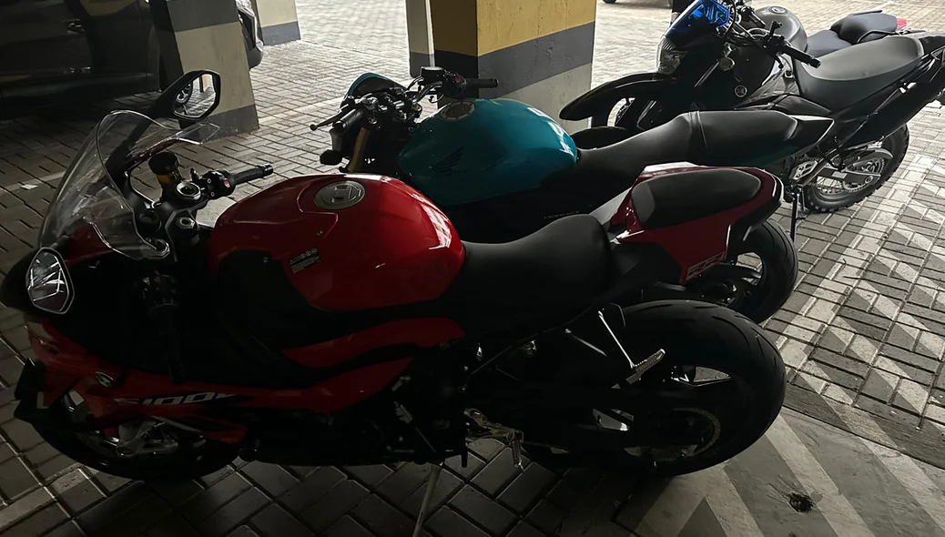 Diversas motocicletas de luxo também foram apreendidas