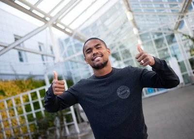Douglas Costa quando atuava pelo Bayern de Munique. Atleta assinou contrato de produtividade por 1 ano e meio com o Fluminense