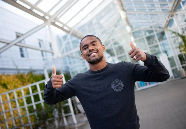 Douglas Costa quando atuava pelo Bayern de Munique. Atleta assinou contrato de produtividade por 1 ano e meio com o Fluminense