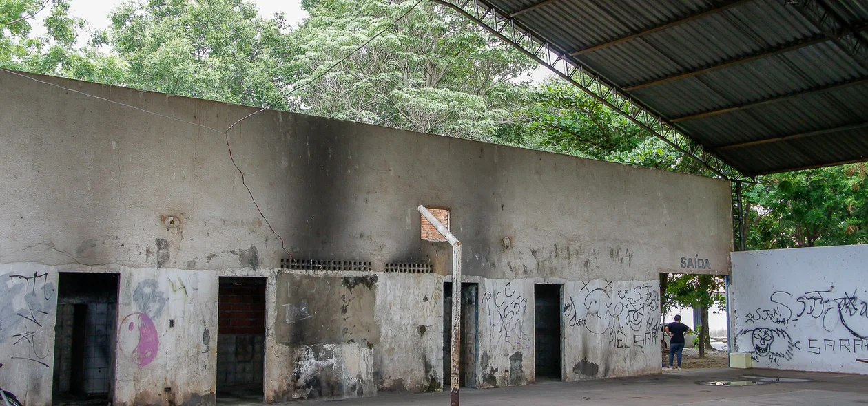 Dr. Pessoa assina ordem de serviço para reforma de ginásio do bairro São João