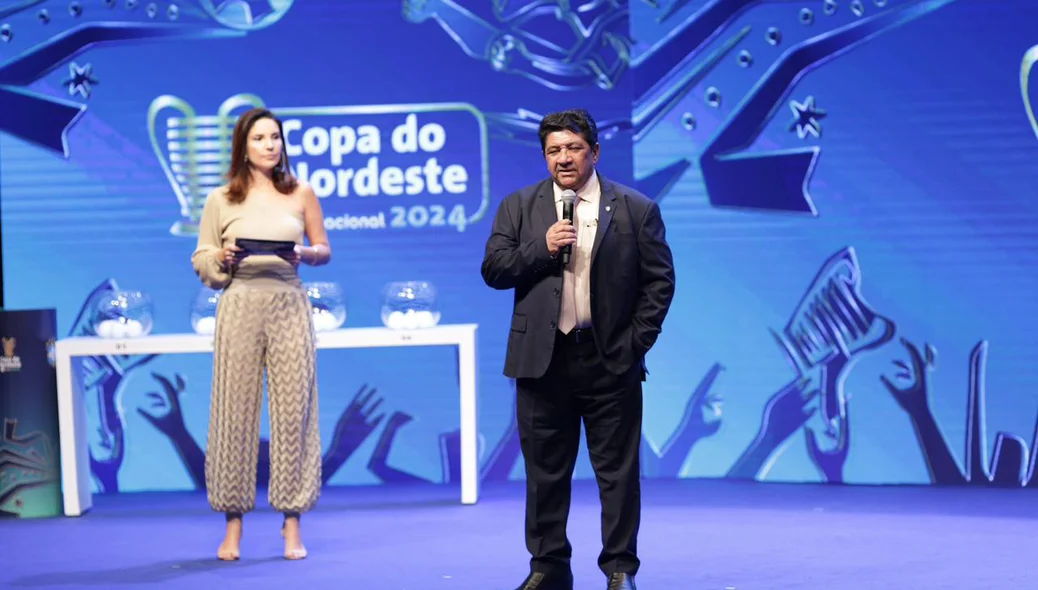 Ednaldo Rodrigues apresentando a dinâmica