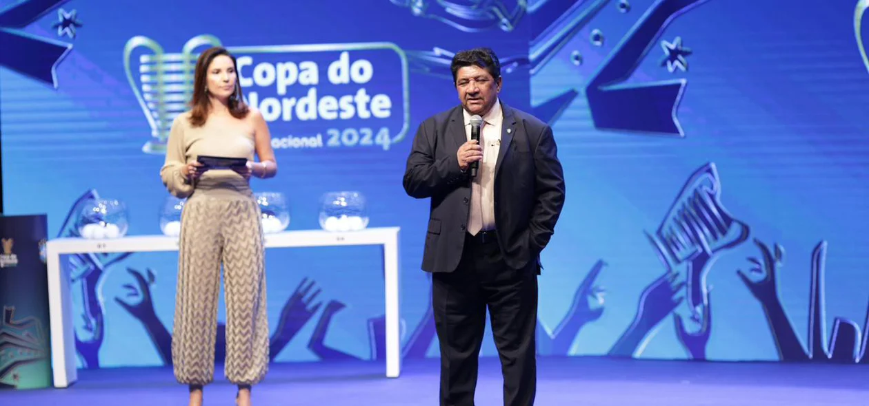 Ednaldo Rodrigues apresentando a dinâmica