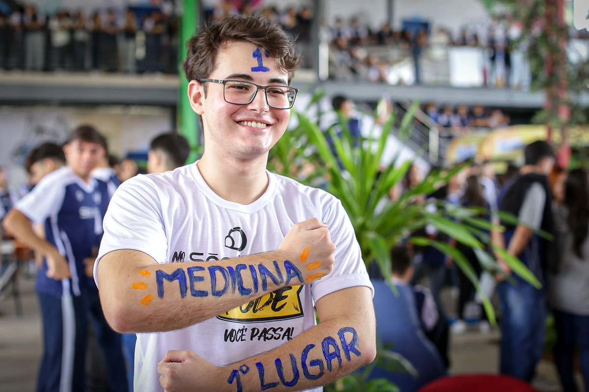 Eduardo Ramos Milheiro, de 17 anos, aprovado em 1º lugar para Medicina na UFPI