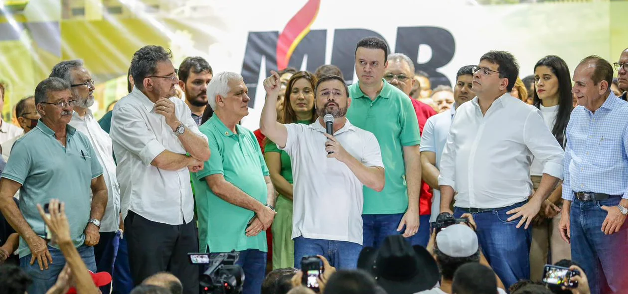 Fábio Novo em discurso