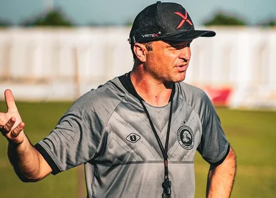 Fernando Agostini, técnico do Corisabbá