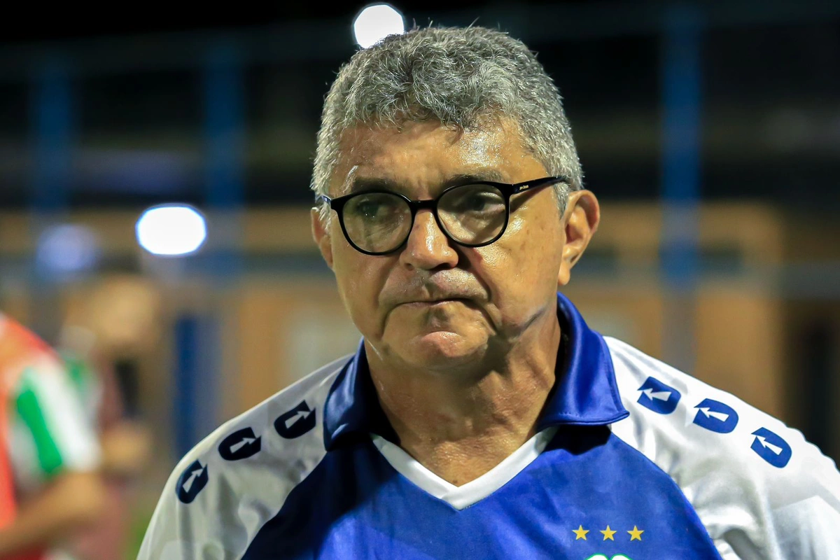 Flávio Araújo, treinador do Altos