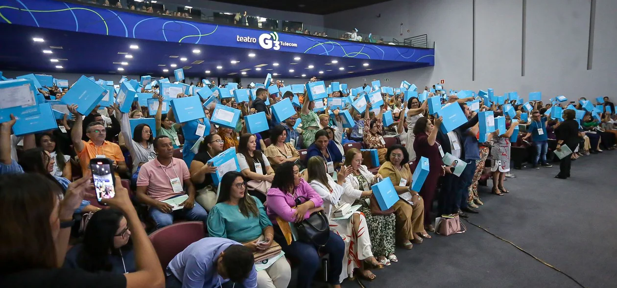 Gestores Regionais receberam Chromebooks para auxiliar nos trabalhos