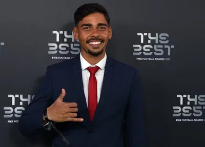 Guilherme Madruga venceu o Prêmio Puskás