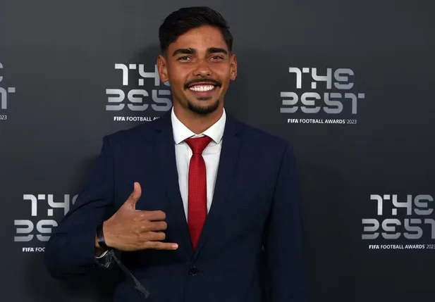 Guilherme Madruga venceu o Prêmio Puskás