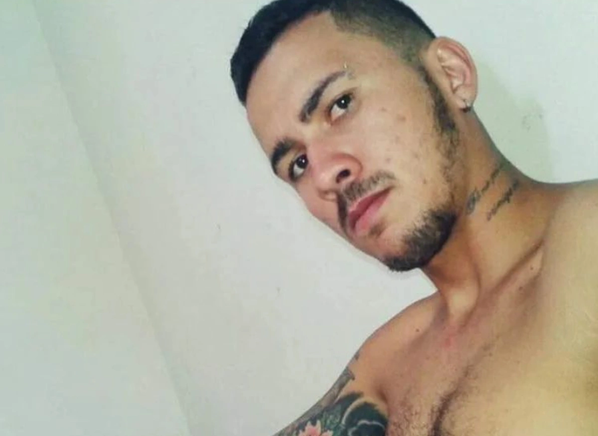 João Teixeira de Lima Neto é acusado de assinar Samuel Mendes Silva, de 19 anos