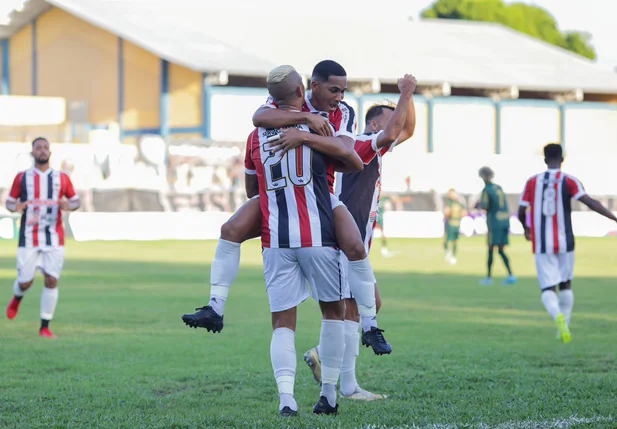 Jogadores do River comemoram gol