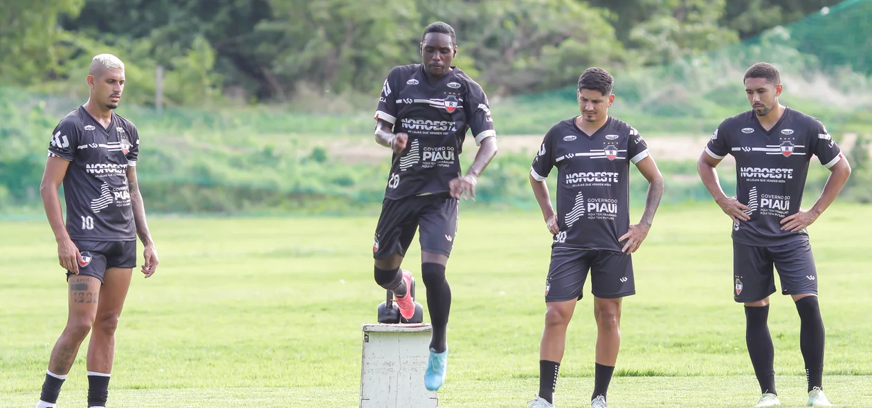 Jogadores no trabalho intensivo