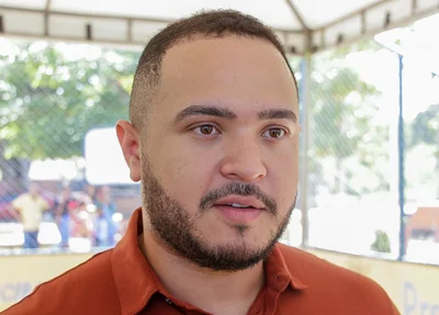 Juca Alves, diretor de asfaltamento da ETURB