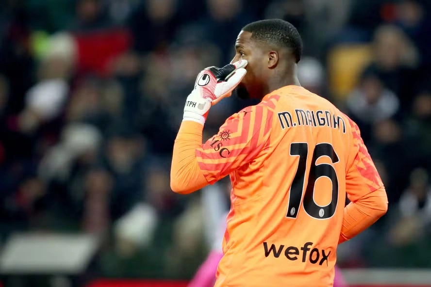 Maignan na partida entre Udinese e Milan