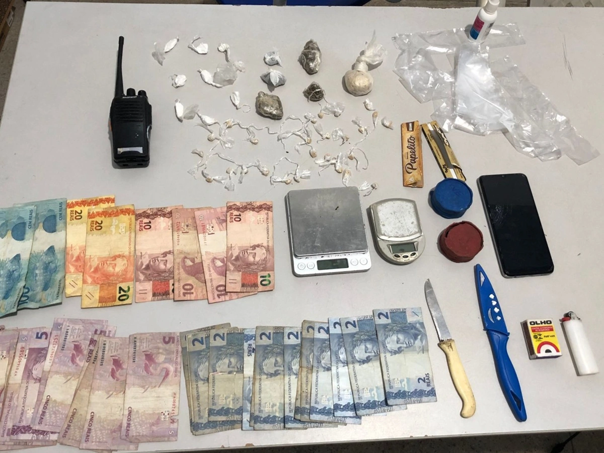 Material apreendido com os três suspeitos em Amarante
