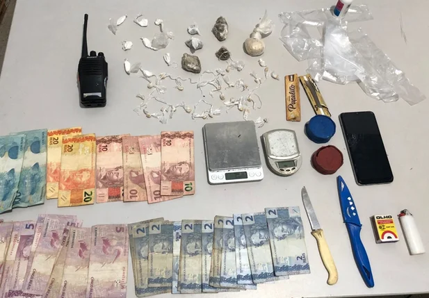 Material apreendido com os três suspeitos em Amarante