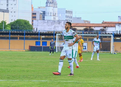Matheus Lima, atacante do Altos